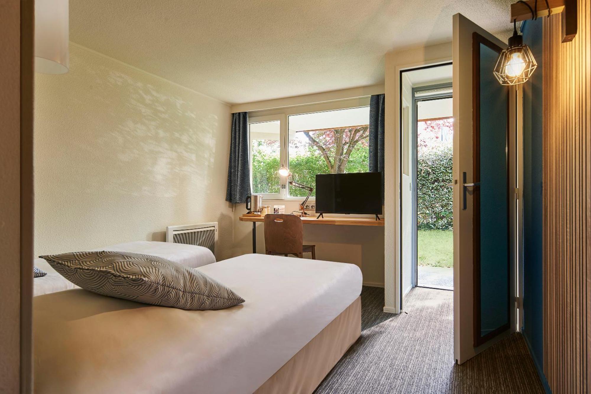 The Originals City Hotel La Verriere-Yvelines Bagian luar foto