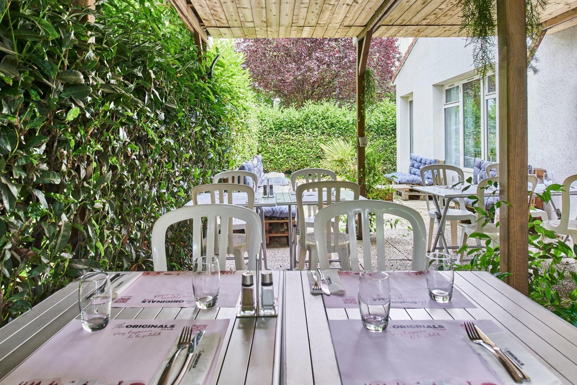The Originals City Hotel La Verriere-Yvelines Bagian luar foto