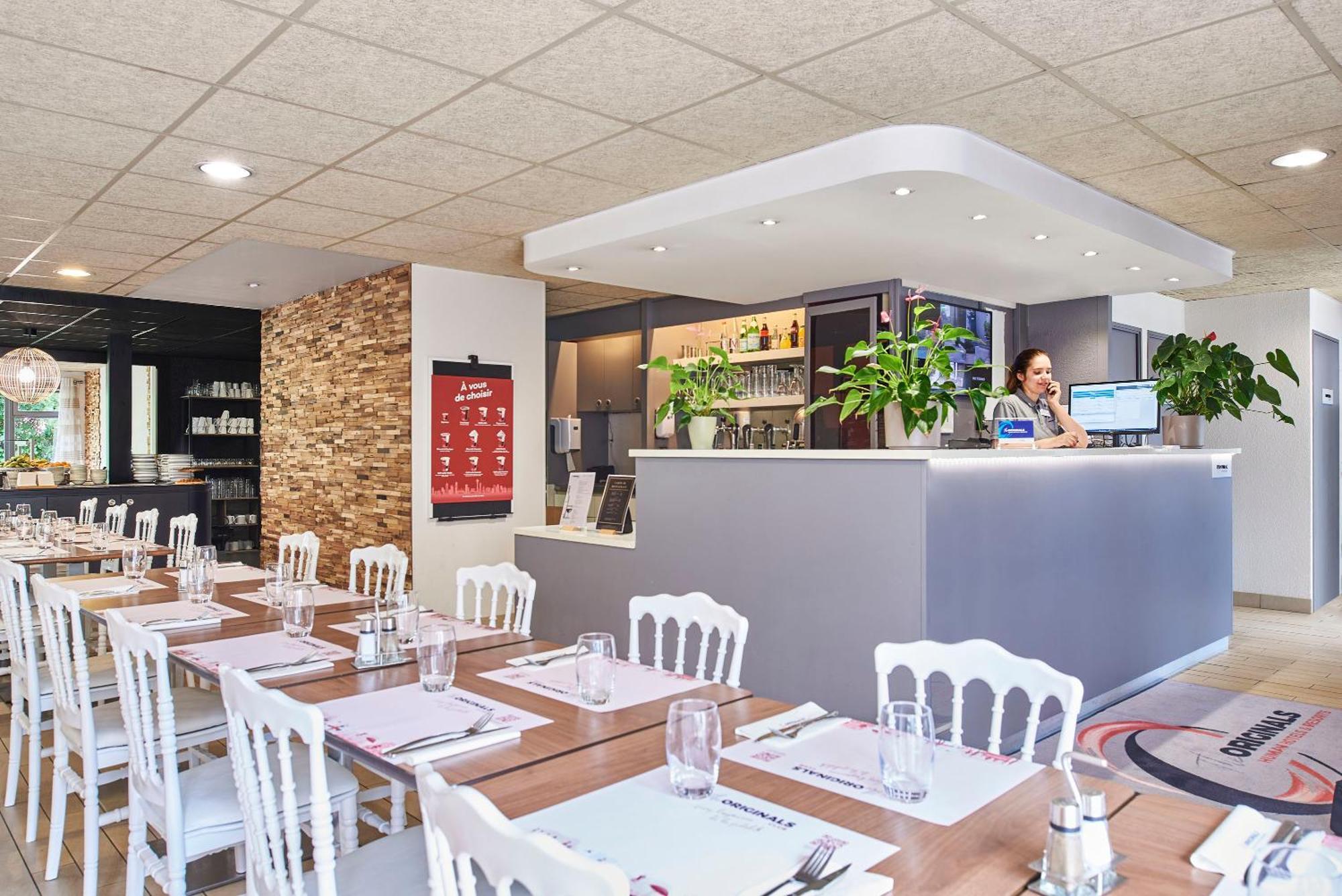 The Originals City Hotel La Verriere-Yvelines Bagian luar foto