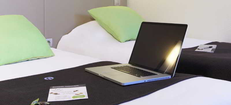 The Originals City Hotel La Verriere-Yvelines Bagian luar foto