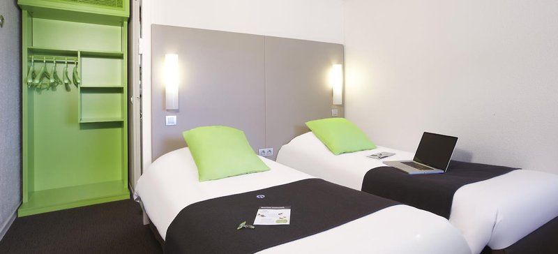 The Originals City Hotel La Verriere-Yvelines Bagian luar foto